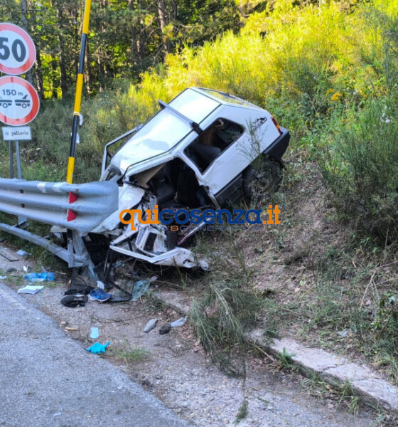 Terribile incidente sulla Statale 107 in Sila nei pressi di Fago del Soldato. Un morto e un ferito 56 Terribile incidente Statale 107 Fago del Soldato