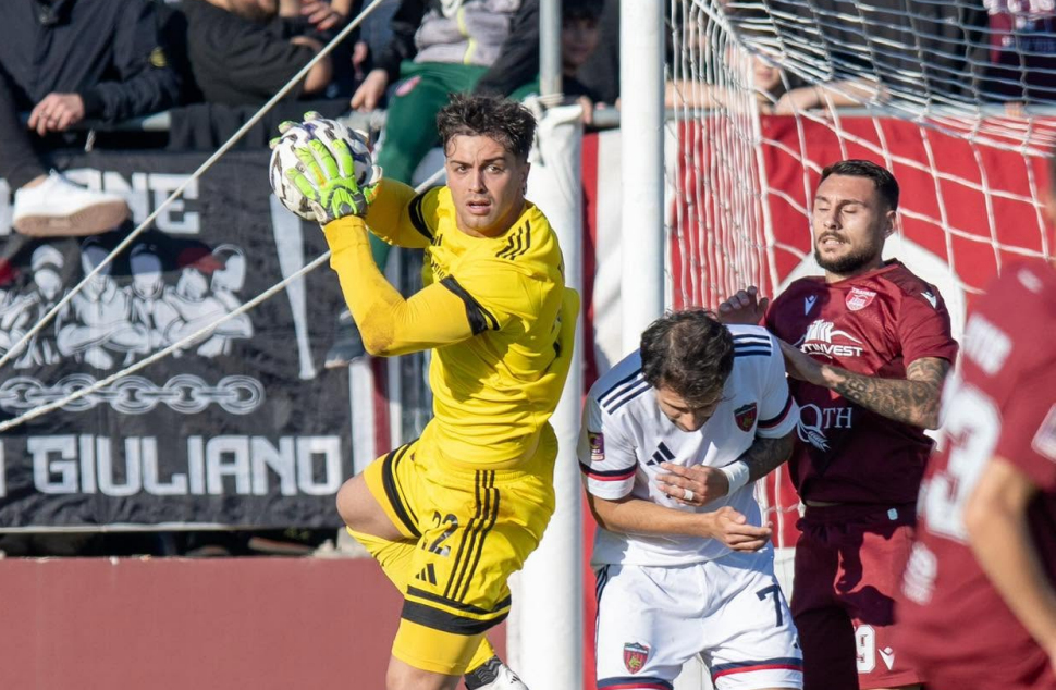 Lucioni «sarà l'anno zero: giovani e sacrificio. Molti hanno chiesto lasciare il Cosenza Calcio». Coppitelli nuovo allenatore 53 Vettorel Cosenza Calcio