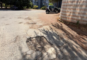 Rende, degrado all'ex centro sociale di Viale dei Giardini. Garritano “Il Comune impone regole ai cittadini non per se" 52 Viale dei giardini ex centro sociale1