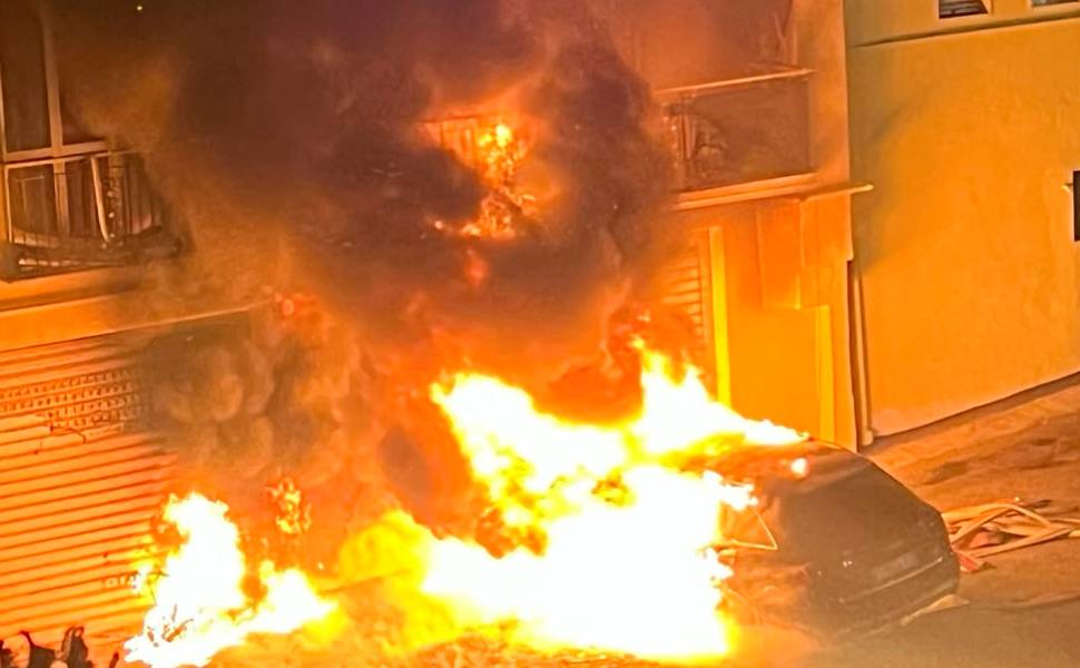 Auto in fiamme a Corigliano Rossano: distrutta un'Audi, indaga la Polizia 84 auto fiamme rossano 02