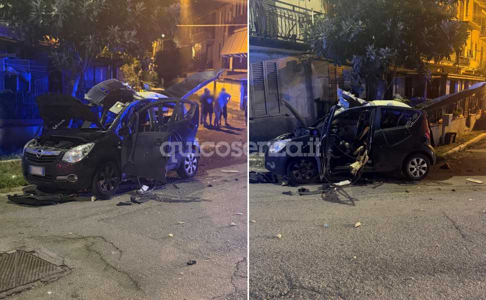 auto via muzzillo esplode cosenza 01
