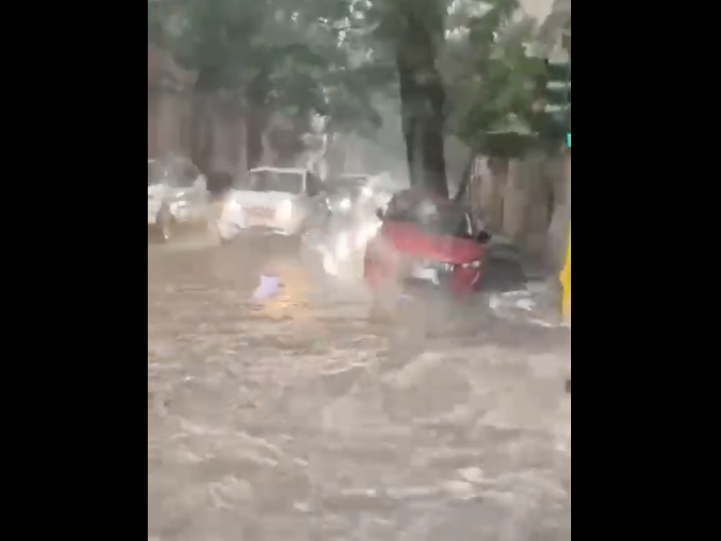 Violenta bomba d’acqua su Reggio: sottopassi sommersi e città in ginocchio - VIDEO 52 bomba-acqua-nubifragio-reggio-2