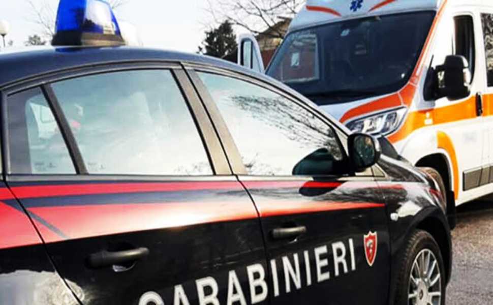 Grave incidente sull'A2: bambino di 7 anni sbalzato dall'auto, ricoverato in prognosi riservata 52 carabinieri 118 - bambino A2 02