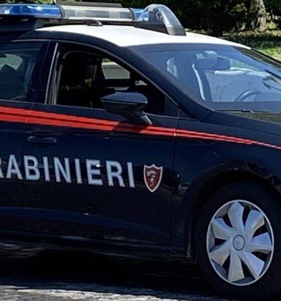 carabinieri auto centro accoglienza