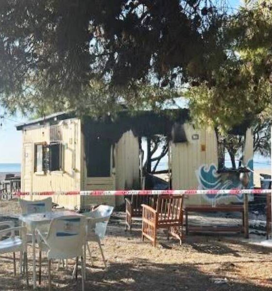 chiosco incendio villapiana
