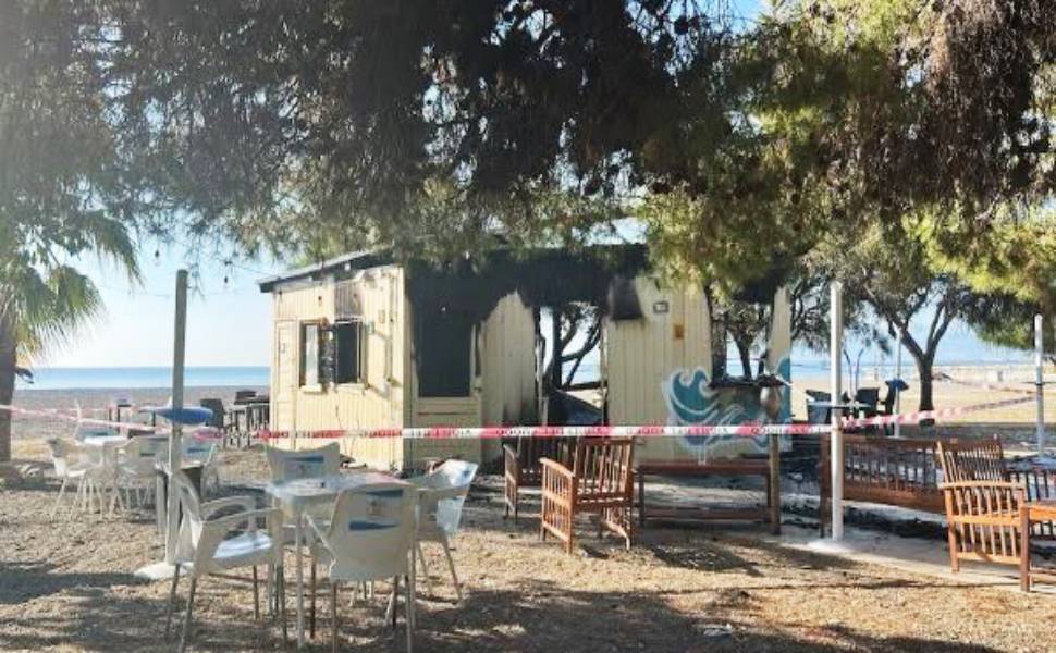 chiosco incendio villapiana