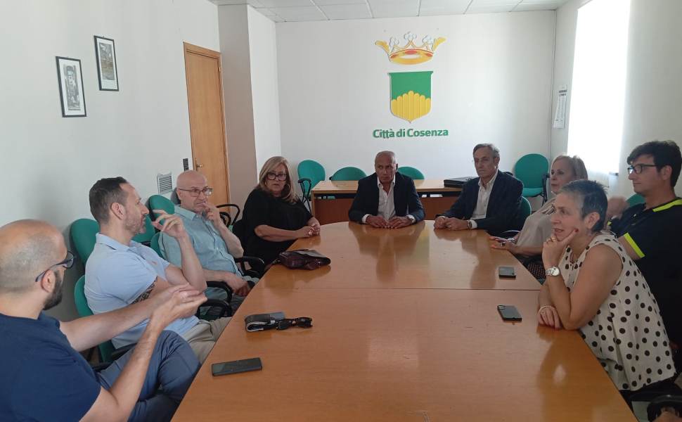 Cosenza, confronto in Consulta per il rilancio del commercio. Caruso: «Ascolto, programmazione e condivisione» 51 Cosenza_commercio