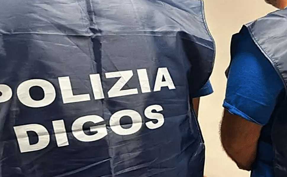 Reggina, 3 ultras indagati per estorsione alla precedente dirigenza: Daspo di 5 anni 52 Digos - Reggina polizia