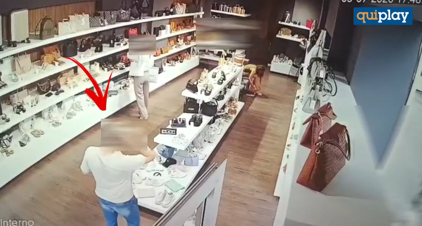 Cosenza: ruba due borse in un negozio di corso Mazzini. Le telecamere riprendono il presunto ladro 51 Cosenza: ruba due borse in un negozio di corso Mazzini. Le telecamere riprendono il presunto ladro