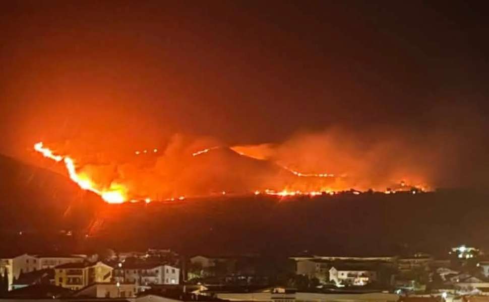 Gli incendi sul Pollino lasciano il segno, 1.000 ettari in cenere: il primo bilancio è ingente 53 incendi pollino parco 01