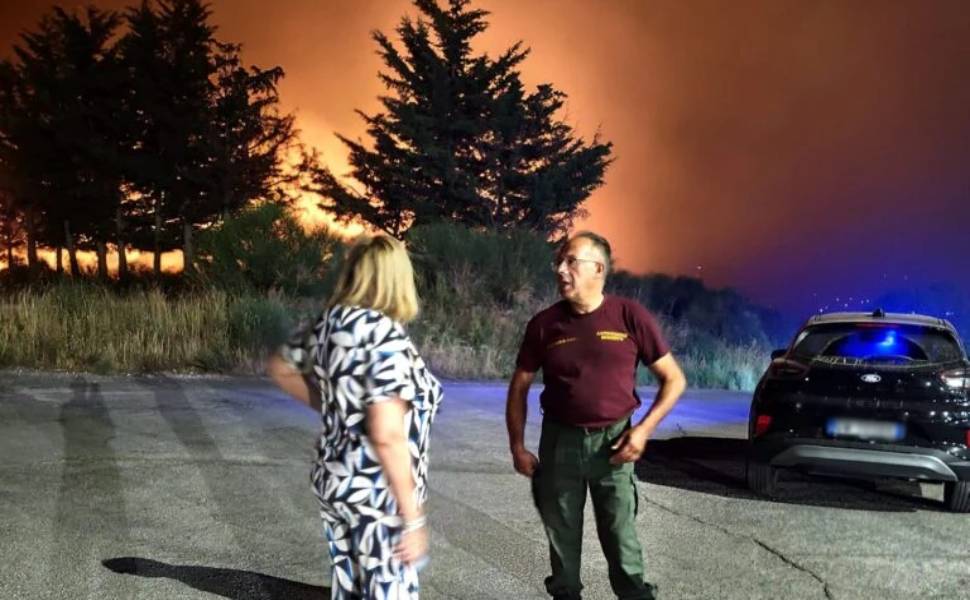 Vasto incendio a Castrovillari: trasferite le detenute della casa circondariale, Garante «lavoro di squadra» 53 incendio castrovillari 02