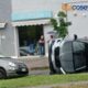 incidente viale mancini cosenza auto ribaltata 01