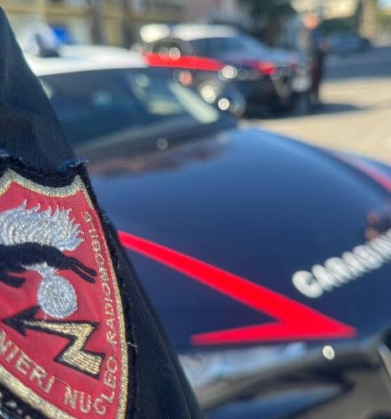 Notte di terrore a Schiavonea: 38enne accoltella il vicino e si barrica in casa, minacciando di farla esplodere 56 schiavonea corigliano rossano carabinieri
