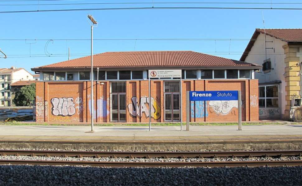 stazione firenze statuto - cadavere binari