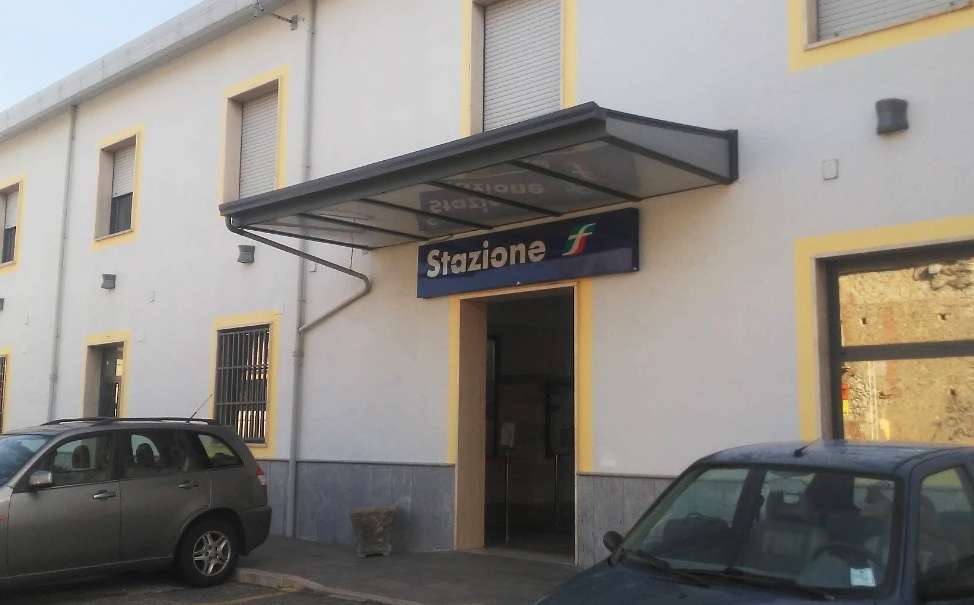 stazione treni castiglione cosentino 01