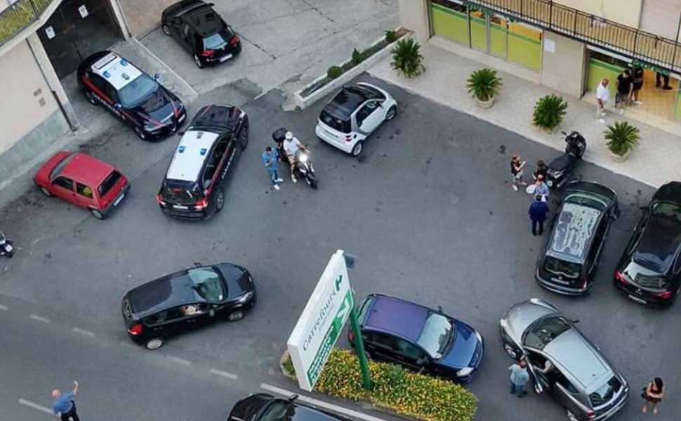 tentata rapina supermercato carrefour cassano jonio