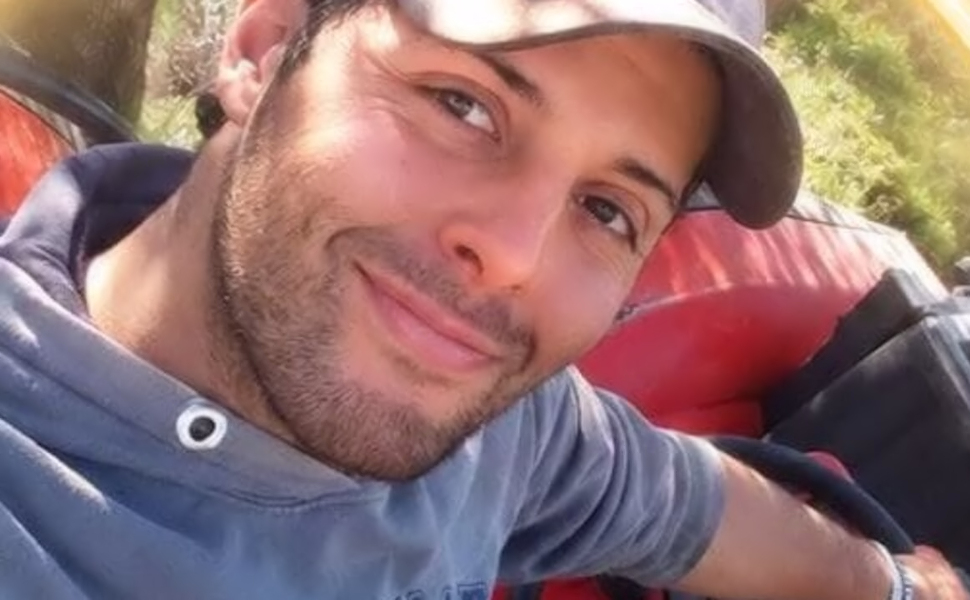 Cede il cric, il 31enne Anthony Ieranò muore schiacciato da un’auto. "Officina chiusa, non era un nostro meccanico" 213 Anthony Ieranò