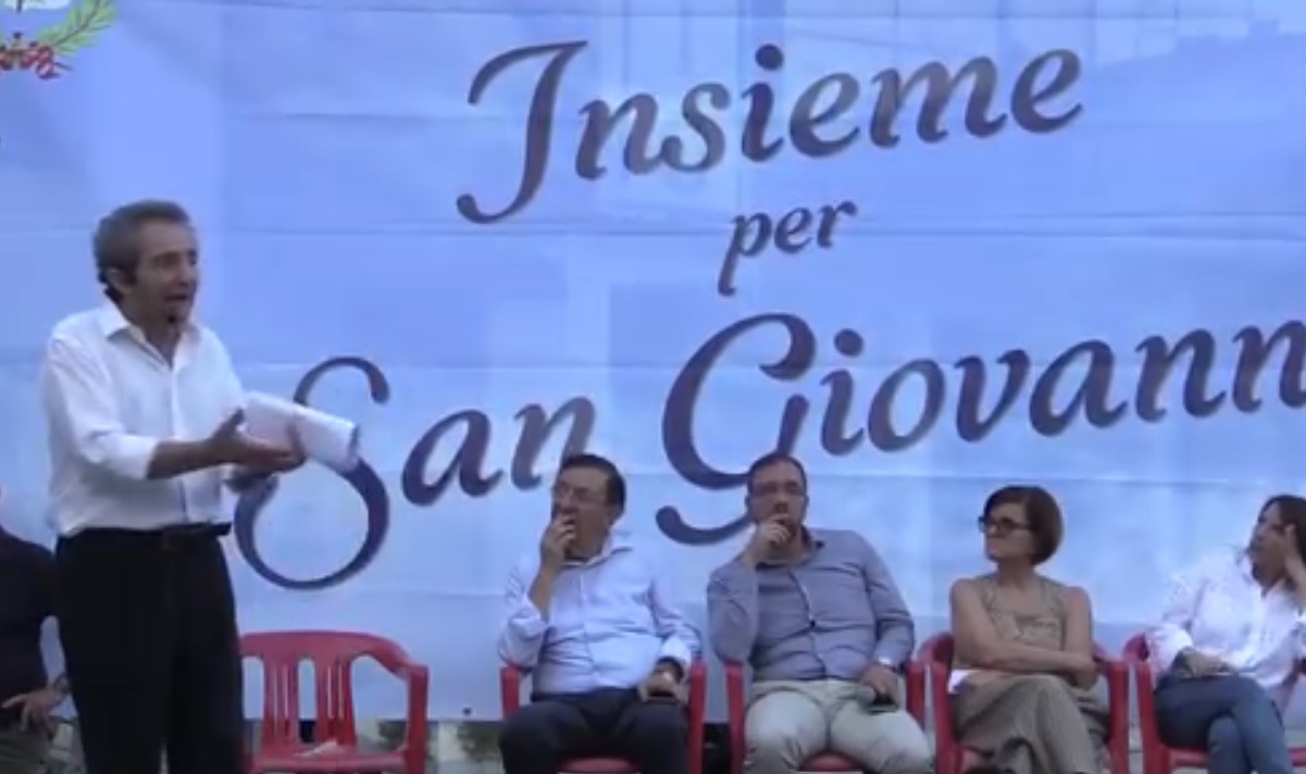 Casse vuote, incarichi, Lorica e ricandidatura. Barile non risponde alle domande