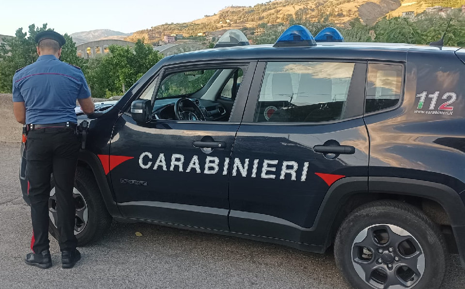 Sequestrato stabilimento balneare sul lungomare con annessa pizzeria e trattoria: denunciati i 2 gestori 215 Carabinieri sequestrato stabilimento balneare a Gioia Tauro