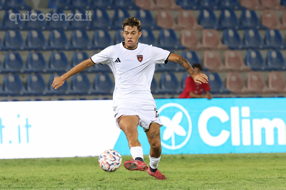 Cosenza Calcio, la solitudine di Coppitelli e il silenzio della società: "Il 99% mi direbbe di andare via, ma non mollo" 54 Cosenza Calcio Potenza3