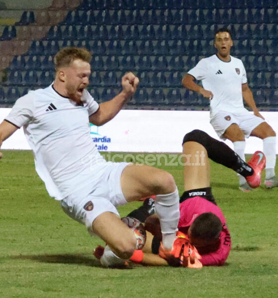 Cosenza Calcio, la prima è da dimenticare. McJannet illude, poi il Cerignola cala il tris: finisce 3 a 1 56 Crotone Cosenza_04