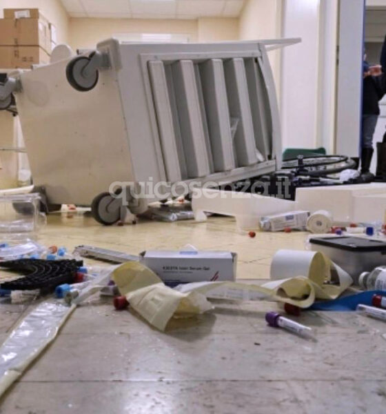 Aggressione al Pronto soccorso di Cosenza: trauma cranico per un medico e 15mila euro di danni 56 Devasta il pronto Soccorso di Cosenza 2