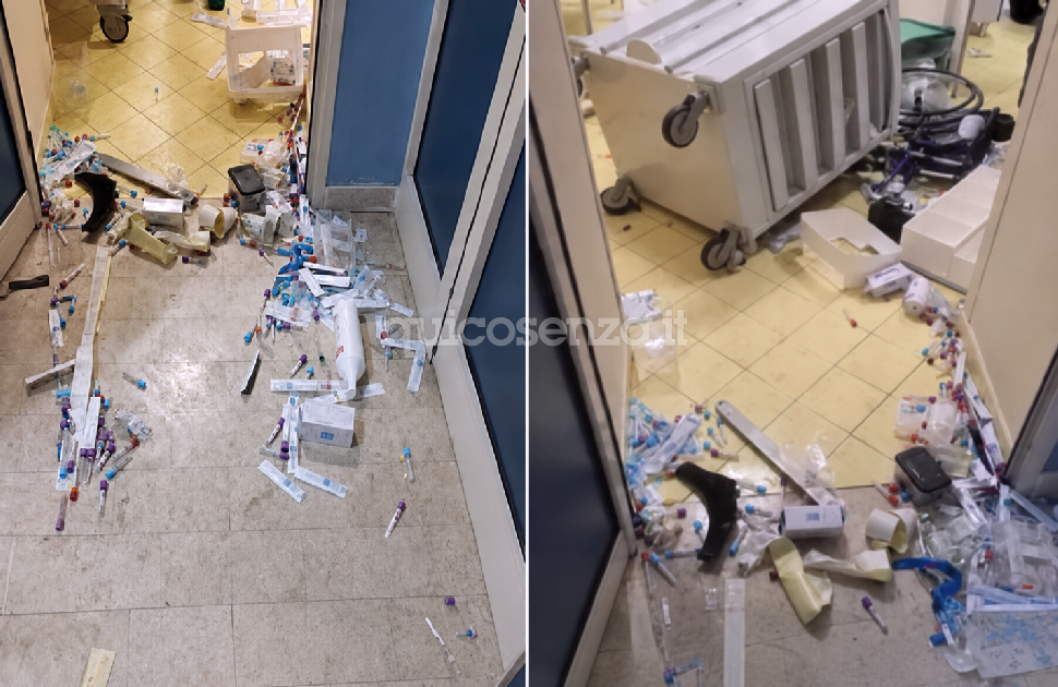 Cosenza, paura all'Annunziata: giovane devasta il Pronto Soccorso e ferisce un medico. Bloccato dalla polizia 51 Devasta il pronto Soccorso di Cosenza