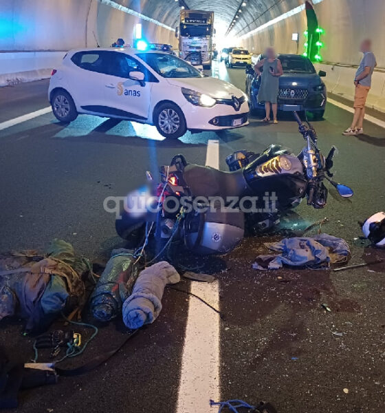 Gravi-incidente-moto-A2-Mormanno-campotenese-galleria-Centauro