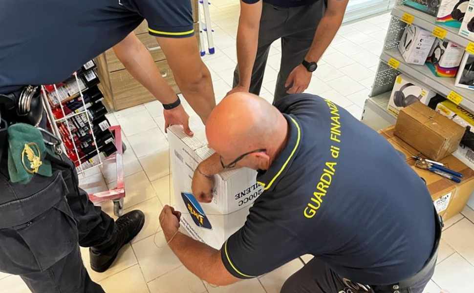Controlli dei Finanza sul litorale ionico cosentino: 5 arresti e un chilo e mezzo di marijuana sequestrato 53 Guardia di finanza - litorale ionico cosentino estate sicura 01