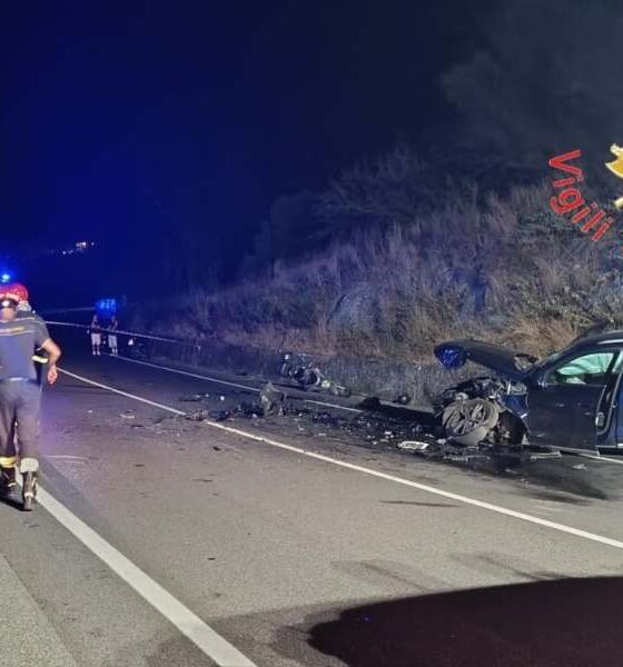 Ennesima tragedia sulla SS 106, incidente tra auto e moto: un morto e 3 feriti 56 Incidente SS 106