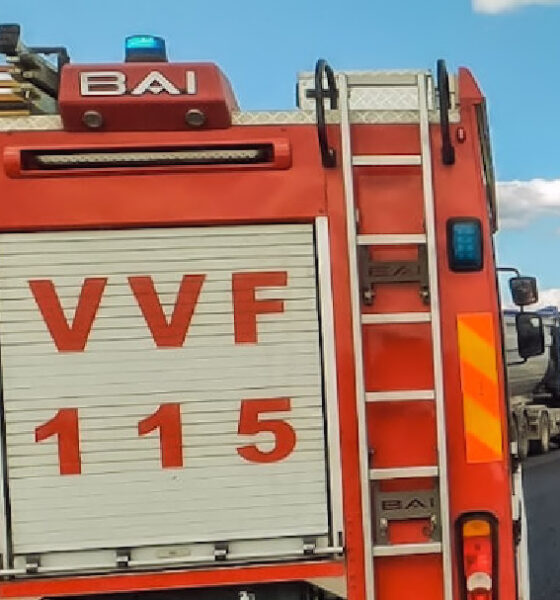 Paura sulla Statale 534 "Di Cammarata e degli Stombi": scontro tra 3 auto e un camion di cipolle che si ribalta 56 Incidente Strada Statale 534 Di Cammarata e degli Stombi