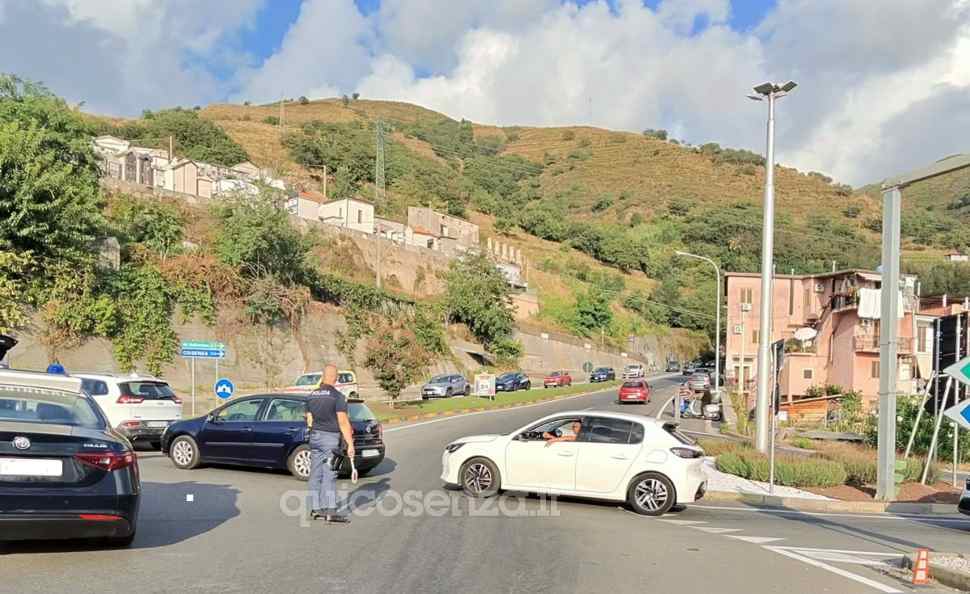 Incidente sulla SS 18 a Paola, scontro tra 2 mezzi: rallentamenti e disagi al traffico 52 Incidente Paola SS 18 1
