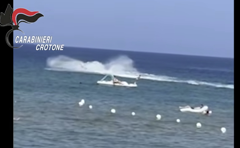 Moto d'acqua a tutta velocità tra i bagnanti: mezzi sequestrati e 6 persone denunciate a Capo Rizzuto 52 Isola Capo Rizzuto. acquascooter
