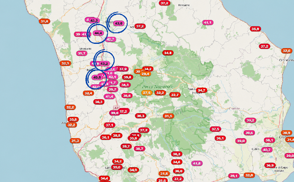 Caldo infernale: Cosenza soffoca sotto la bolla africana. Toccati i 44.5°C nella Valle del Crati, in città e a Rende 43°C 52 Mappa Caldo infernale temperature