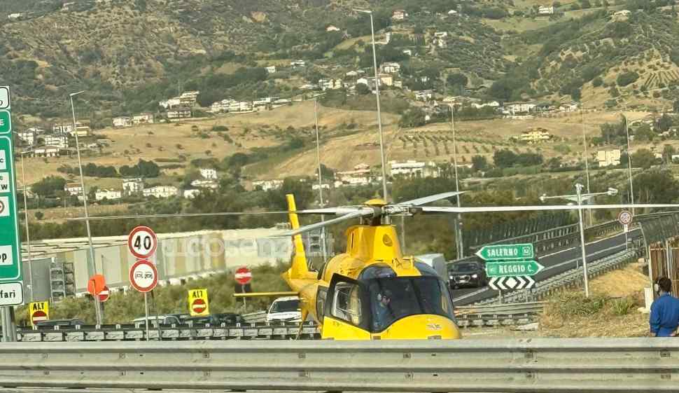 Montalto Uffugo: travolto dalle fiamme mentre cerca di salvare la sua auto. Morto un 56enne 51 morto_fiamme_auto