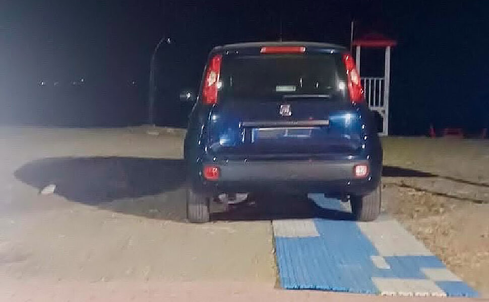 Multa auto parcheggio