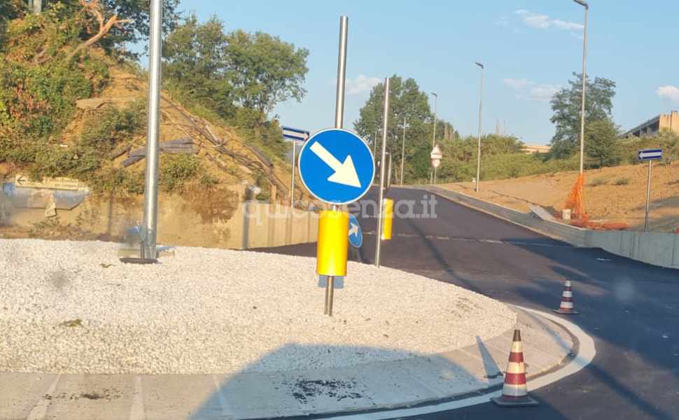 Addio al semaforo, aperta la strada che collega Serra Spiga a Mendicino 53 Nuova strada Serra Spiga Mendicino 02