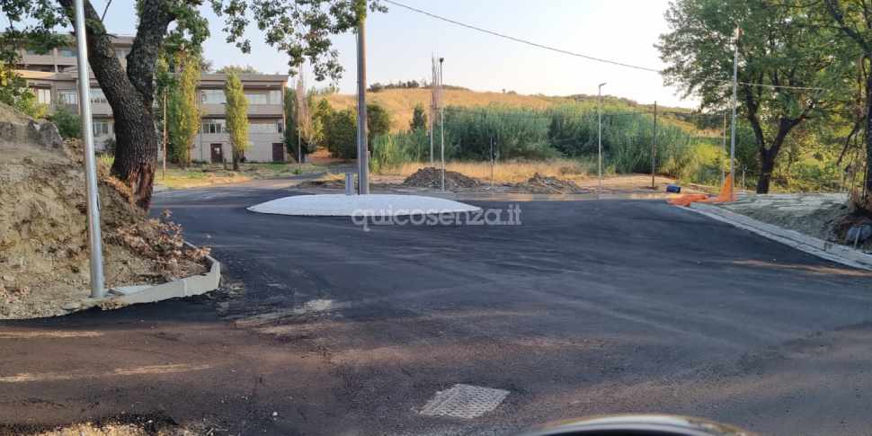 Addio al semaforo, aperta la strada che collega Serra Spiga a Mendicino 52 Nuova strada Serra Spiga Mendicino 03
