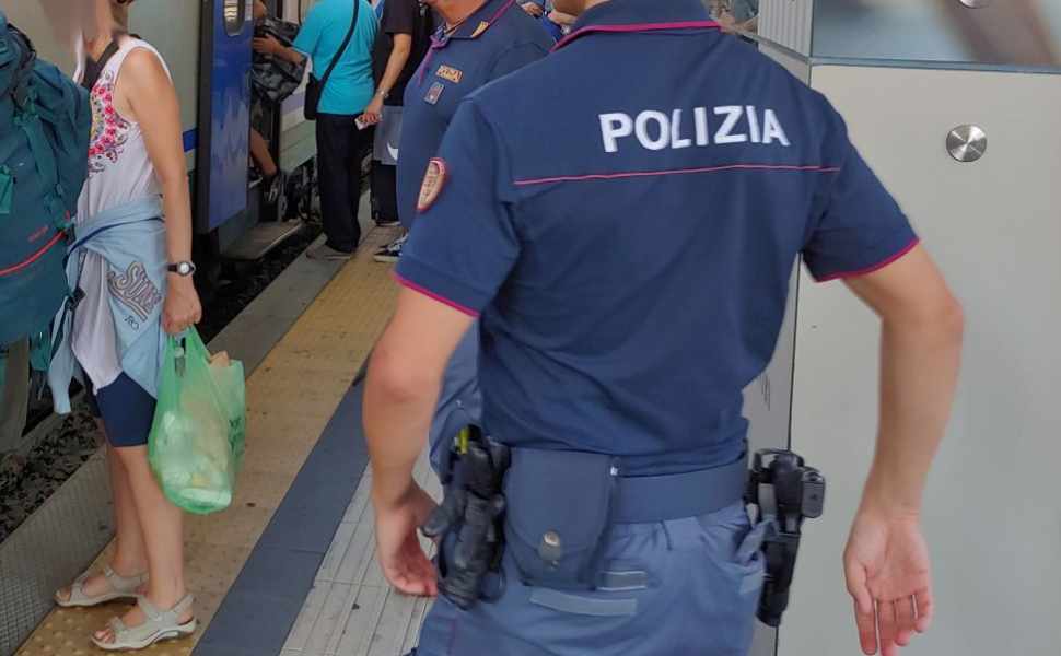 Polfer stazione ricerche scomparso treno cosenza 01
