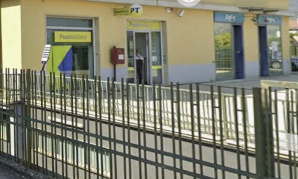 Poste Italiane acquisisce Tim e taglia i servizi in Calabria. L'allarme dell'UGL: «A rischio la filiale di Castrovillari» 52 Poste Italiane Castrovillari 2
