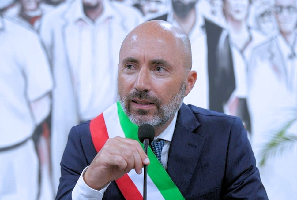 Comune di Diamante, la maggioranza replica all'opposizione: «Nessun blocco sul concorso, narrazione distorta» 99 Sindaco ordine Diamante