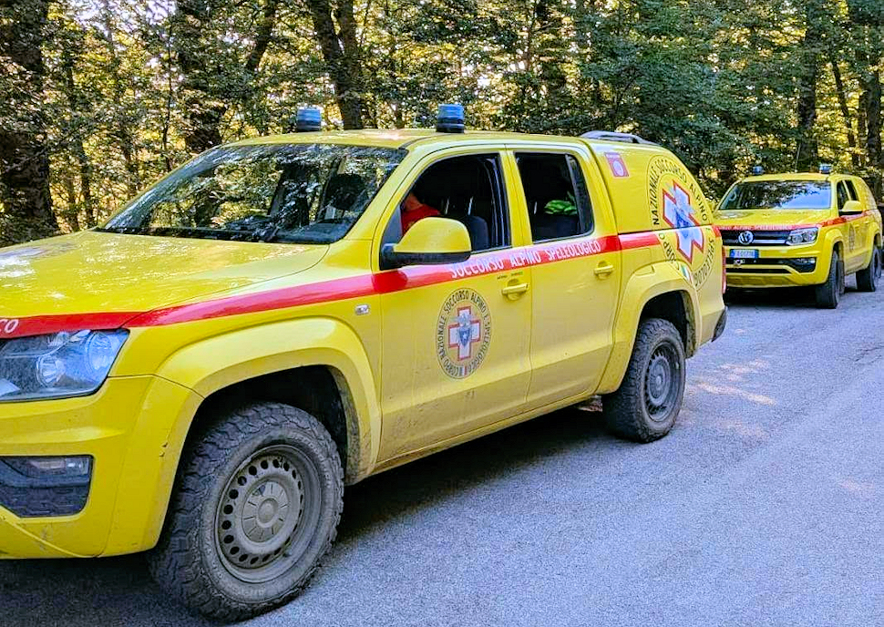 Bloccati dalla nebbia sul Cozzo del Pellegrino: Operazioni di soccorso in corso per 2 escursionisti sul Pollino 89 Soccorso Alpino Cozzo del Pellegrino