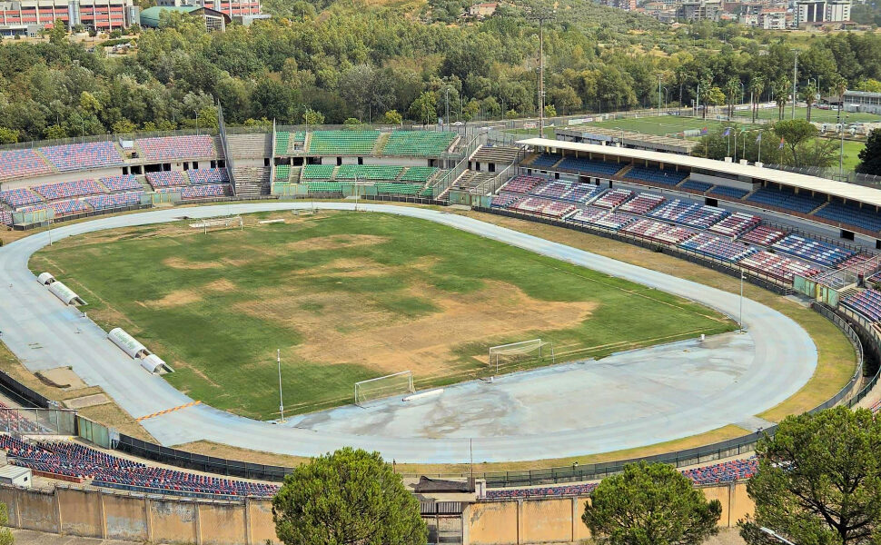 Stadio Marulla Spelacchiato Cosenza Calcio