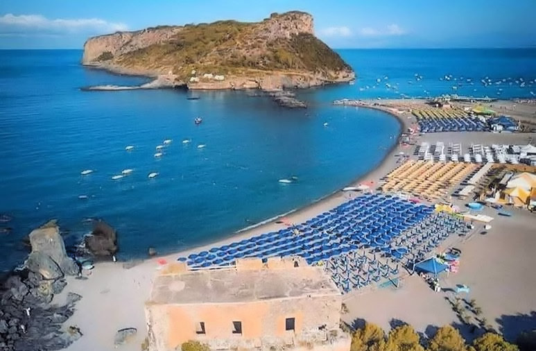 Blitz della Guardia Costiera a Praia a Mare: sequestrati 7 punti di ormeggio abusivi a Torre di Fiuzzi 52 Torre di Fiuzzi Praia a Mare