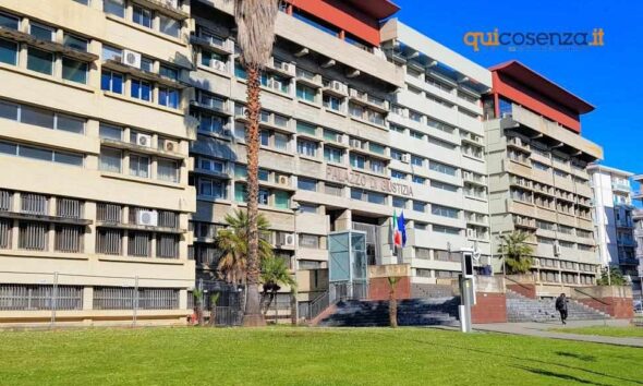 Tribunale-di-Cosenza detenuto inchiesta 01