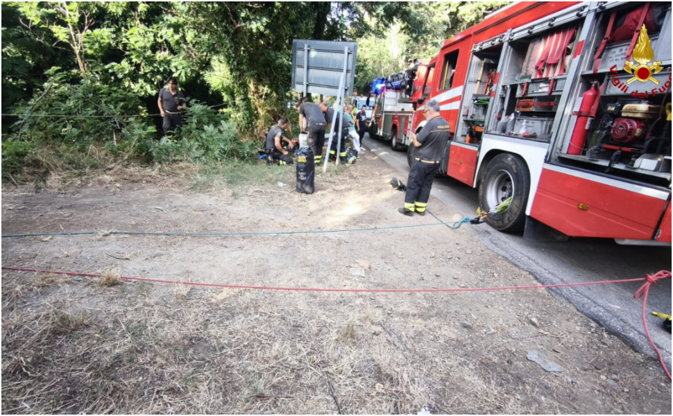 Tragedia in Aspromonte: due persone precipitano in un dirupo di 15 metri, una muore 213 aspromonte-dirupo-tragedia-vigili-del-fuoco
