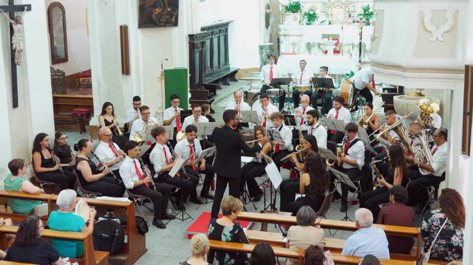 La Banda Musicale "Città di Casali del Manco" incanta con le colonne sonore del cinema 53 banda casali manco maestro rizzo 03