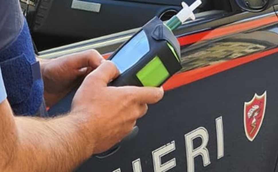 carabinieri alcol test - studentessa