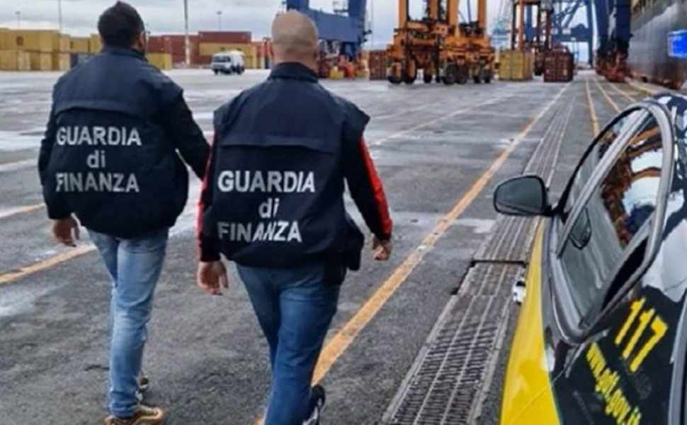gioia tauro guardia finanza cocaina