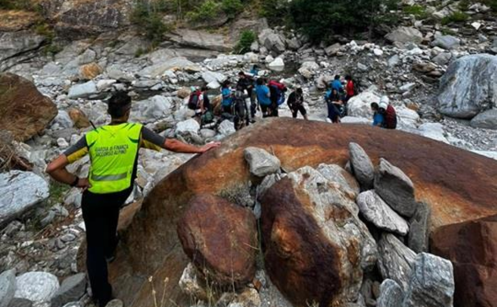 Gruppo scout bloccato in una zona impervia: recuperate nella notte 18 persone, tra cui 8 minori 52 gruppo scout soccorso alpino e guardia finanza 03